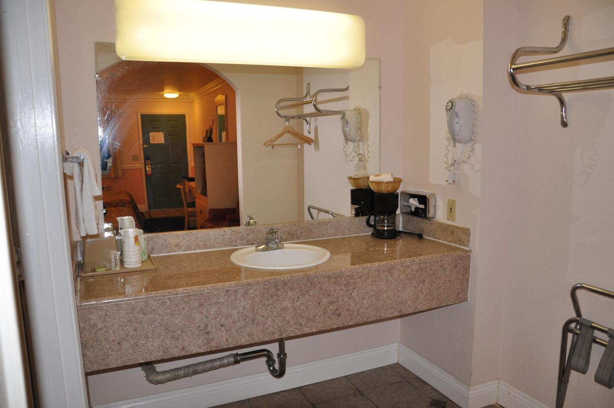 Motel Super 8 By Wyndham Hayward Downtown Castro Valley Esterno foto