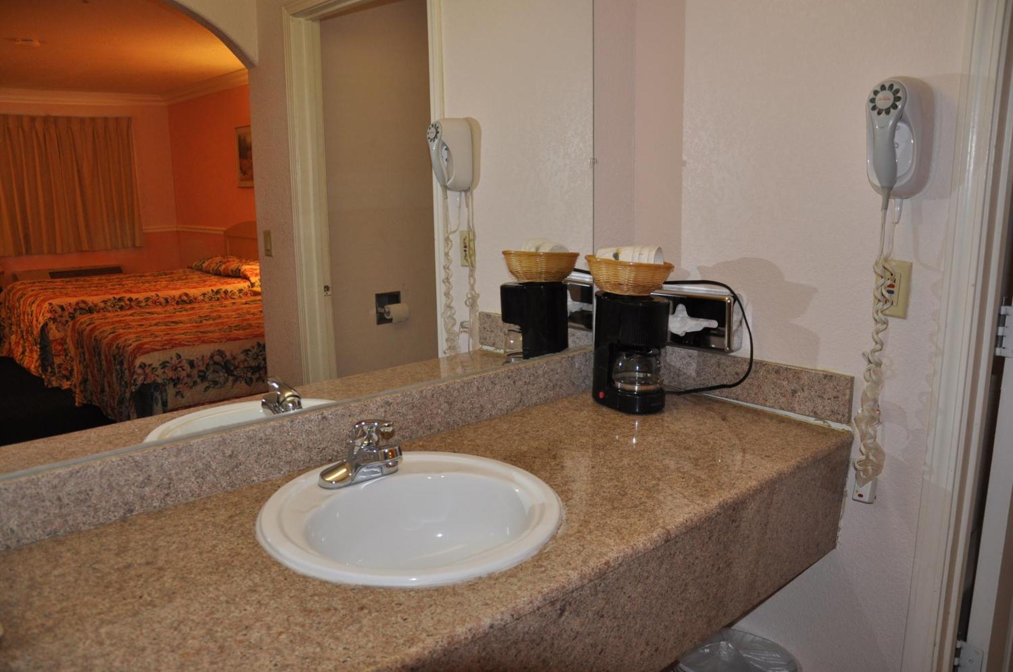 Motel Super 8 By Wyndham Hayward Downtown Castro Valley Esterno foto